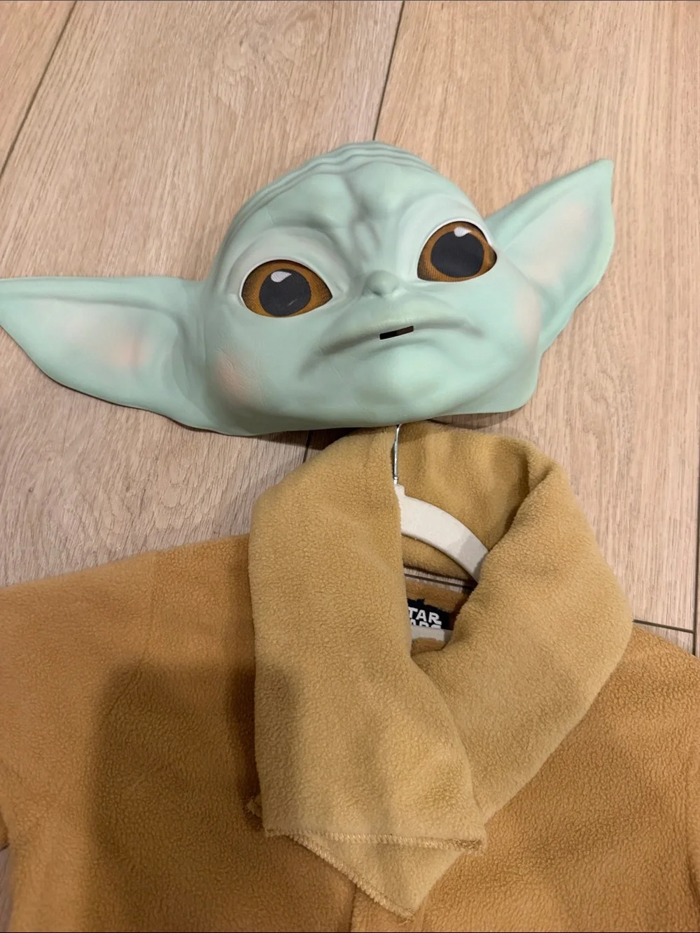 Star Wars Grogu Mask and Tan Fleece Robe Set